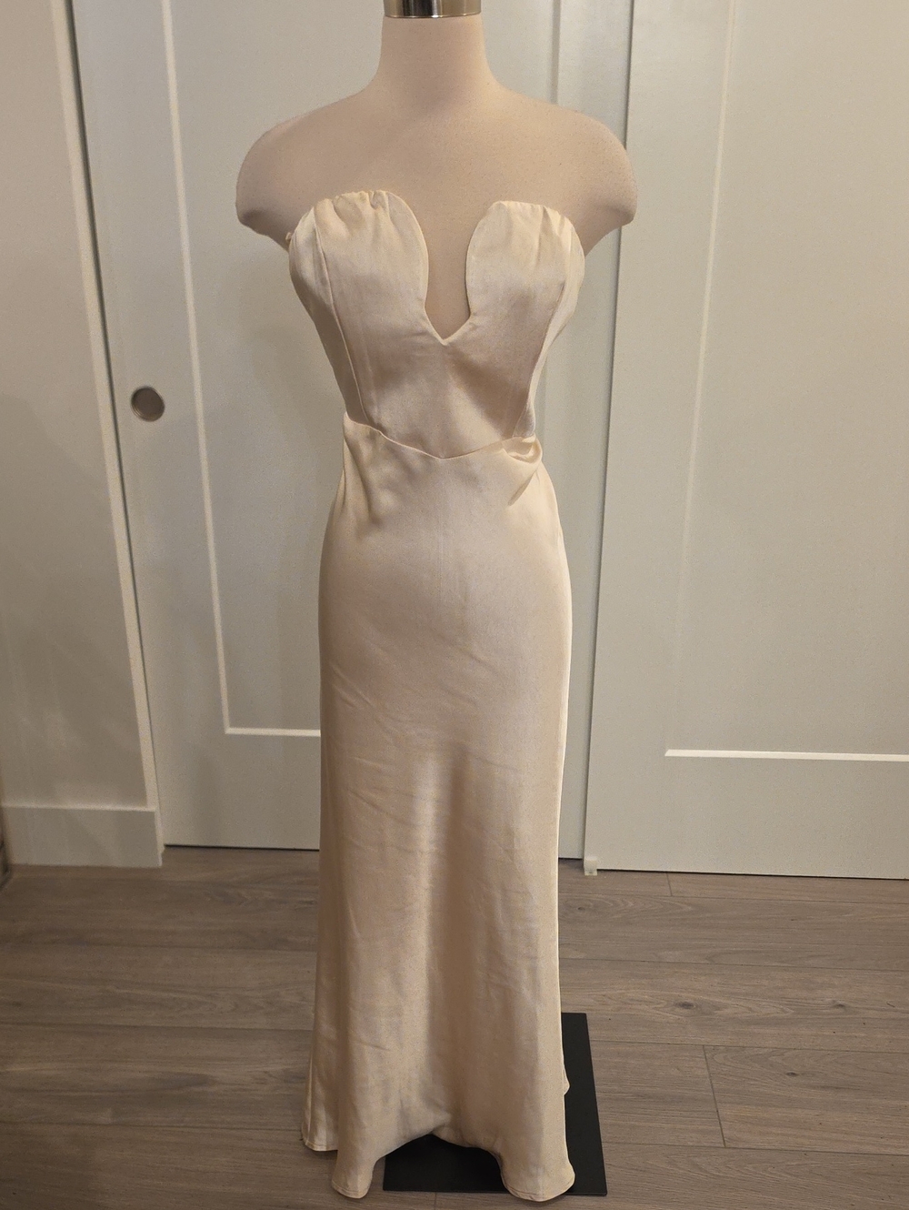 Saints&Secrets Strapless champagne Satin Dress w/Sweetheart neckline size XL NWT